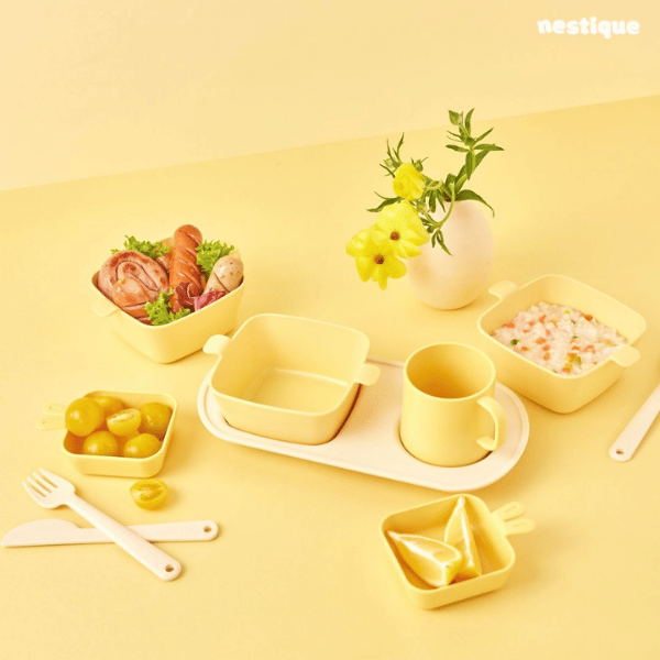 Khay ăn sáng trẻ em cao cấp 2 ngăn hiệu Nestique N-14 (2024 Color)