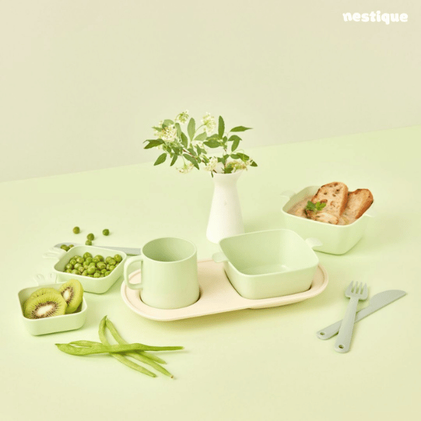 Khay ăn sáng trẻ em cao cấp 2 ngăn hiệu Nestique N-14 (2024 Color)